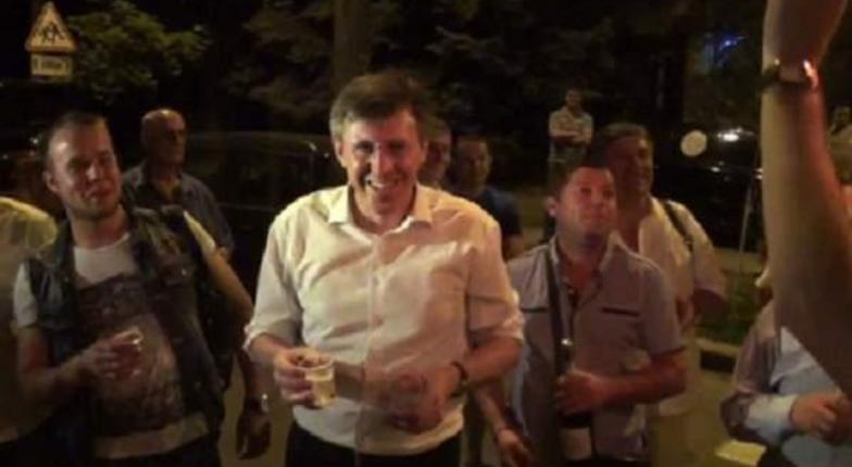 Киртоакэ празднует победу в Кишиневе. Социалисты не признают результатов выборов