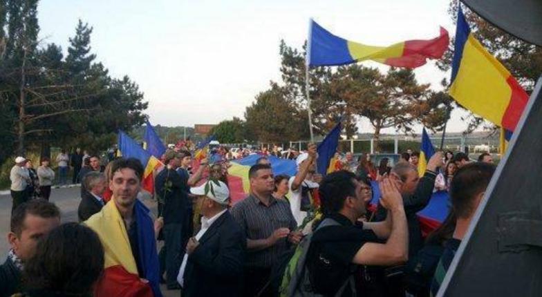 Несколько сот унионистов заблокировали въезд в Молдову