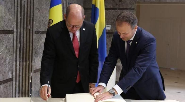 Швеция финансово поддержит деятельность коррумпированного парламента